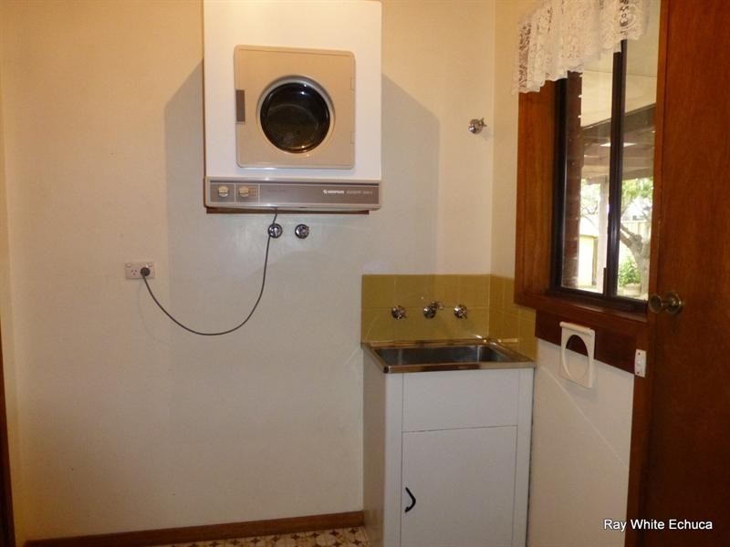 77 Service Street, Echuca VIC 3564