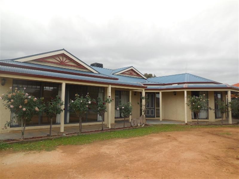 39 Woodlands Circuit, Echuca VIC 3564