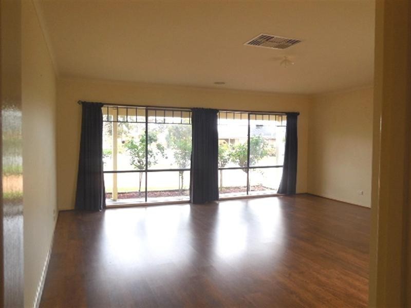 39 Woodlands Circuit, Echuca VIC 3564