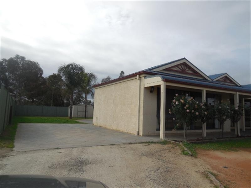 39 Woodlands Circuit, Echuca VIC 3564