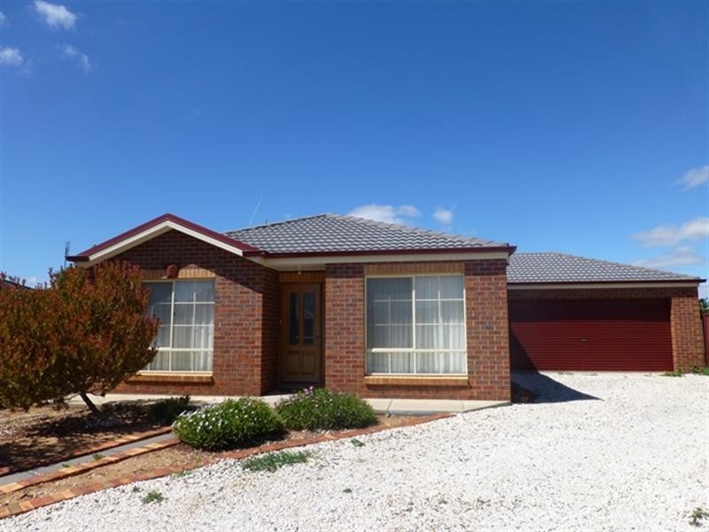 4 Yeovil Court, Echuca VIC 3564