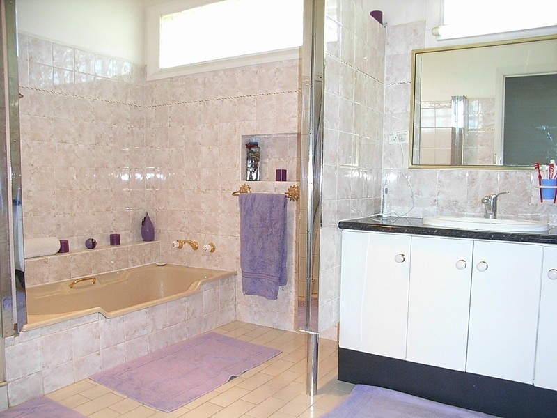 46 – 50 Ogilvie Avenue, Echuca VIC 3564