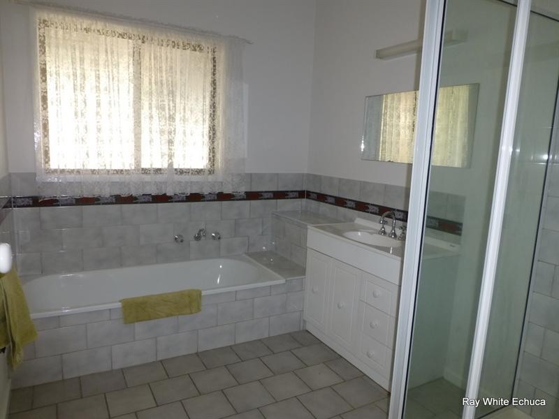 14 Emma Court, Echuca VIC 3564