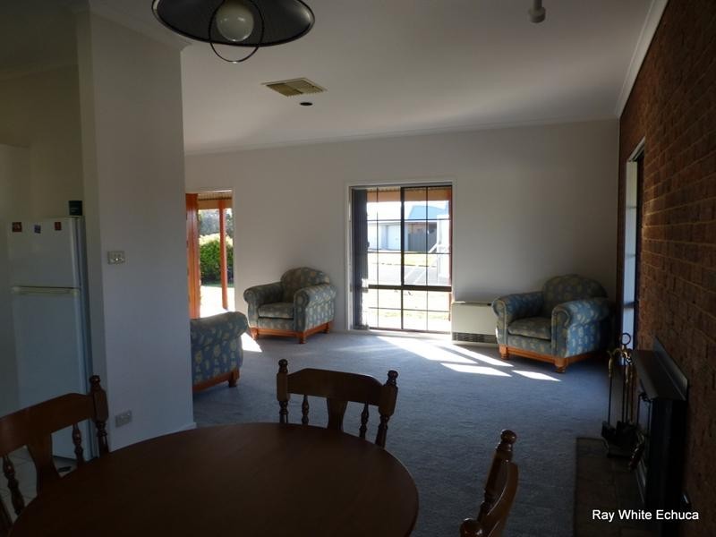 14 Emma Court, Echuca VIC 3564