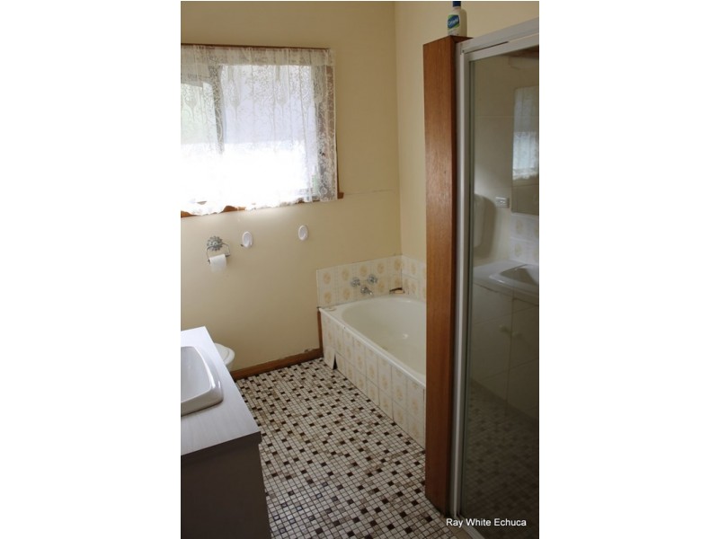 341 Ogilvie Avenue, Echuca VIC 3564