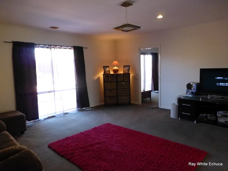 15 Pevensey Place, Echuca VIC 3564