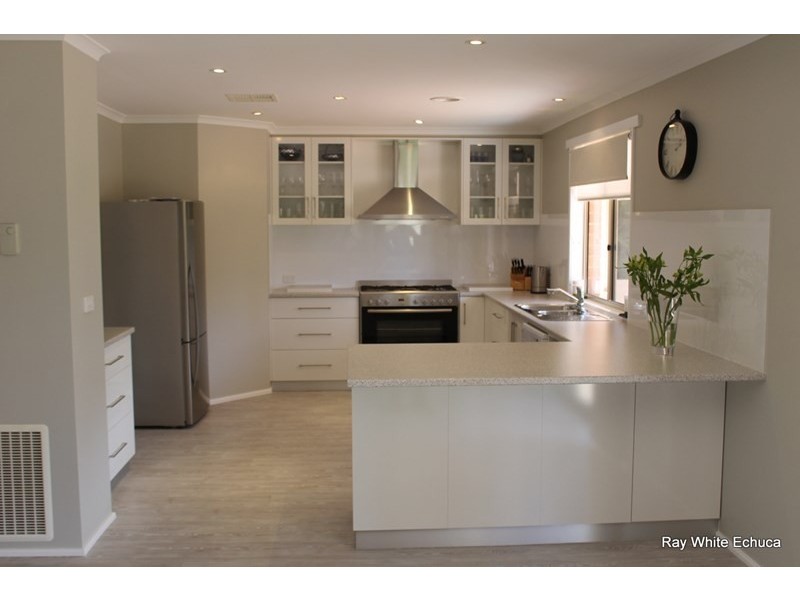 10 Schoeffel Drive, Echuca VIC 3564