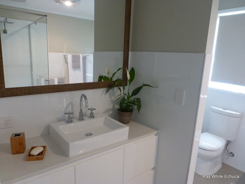 10 Schoeffel Drive, Echuca VIC 3564