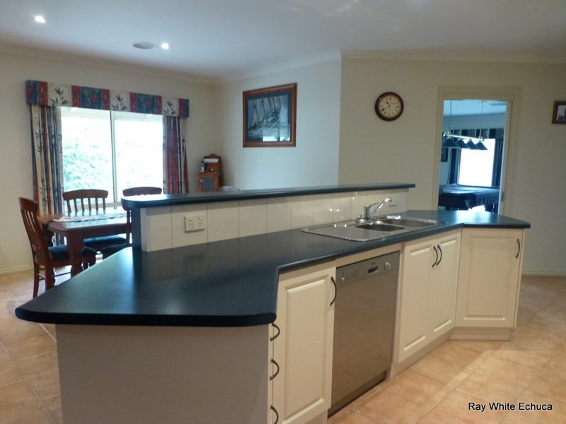 14 Brenton Avenue, Echuca VIC 3564