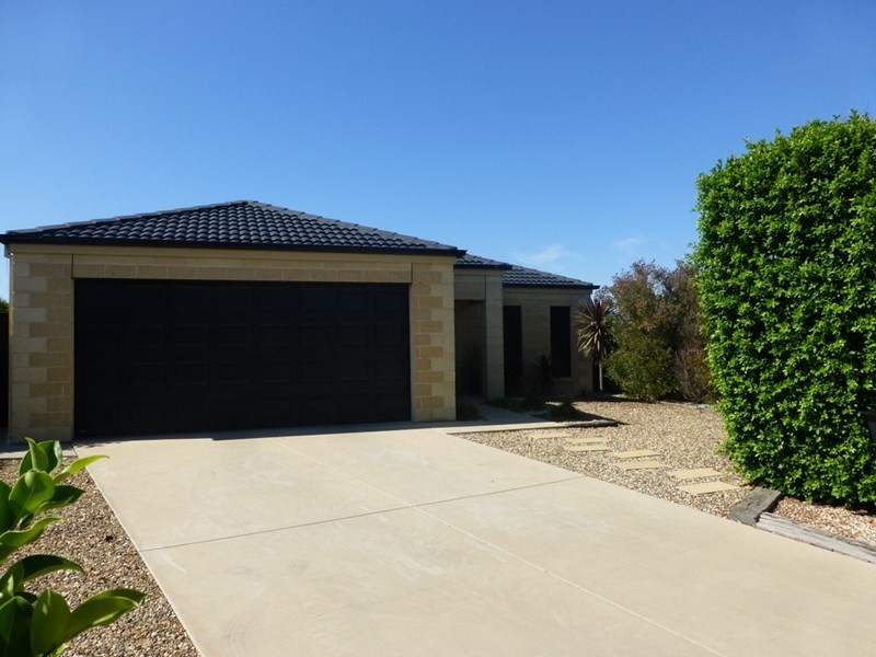 23 Declan Way, Echuca VIC 3564