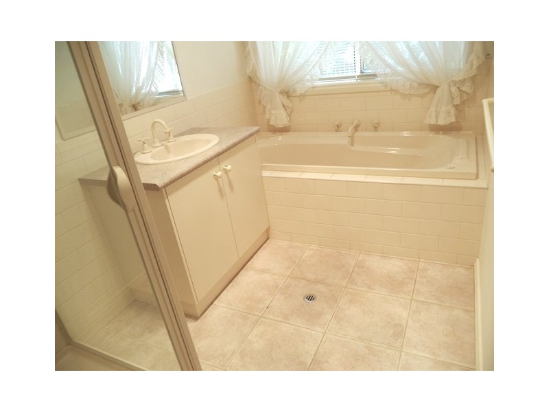 5 Holmfield Court, Moama NSW 2731