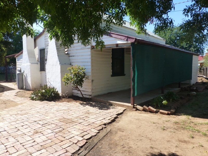 17 Baynes Street, Rochester VIC 3561