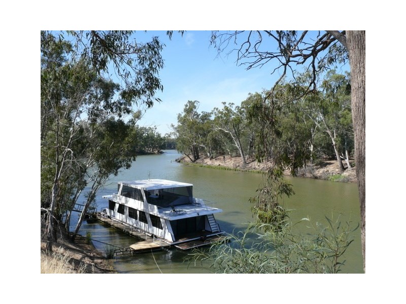 1135 Perricoota Road, Moama NSW 2731