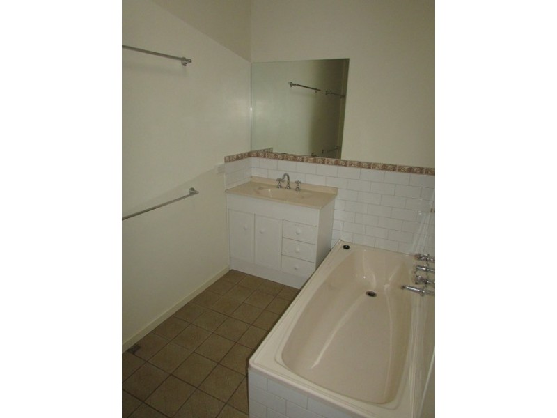 2/191 Hare Street, Echuca VIC 3564