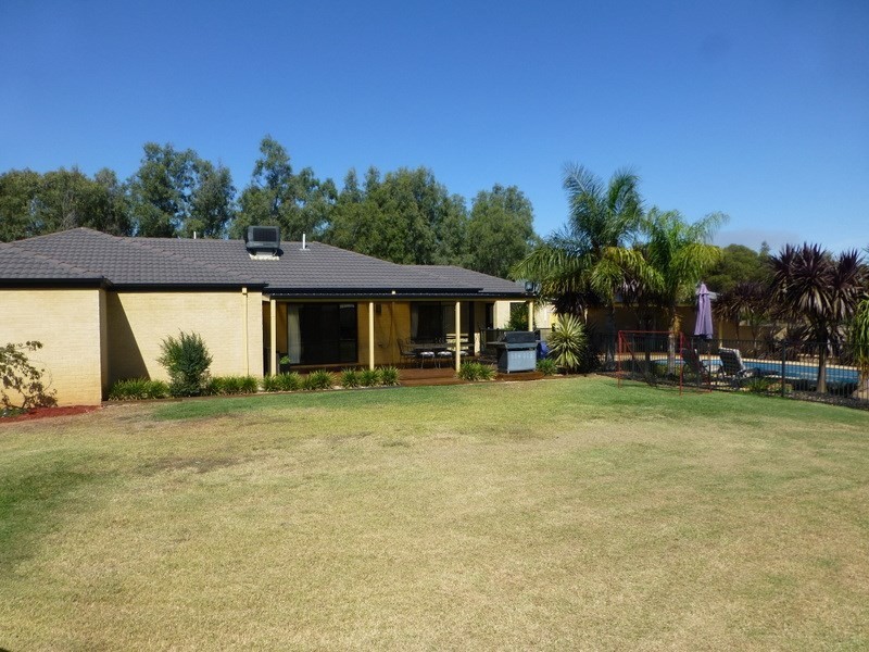 30 Village Court, Echuca VIC 3564