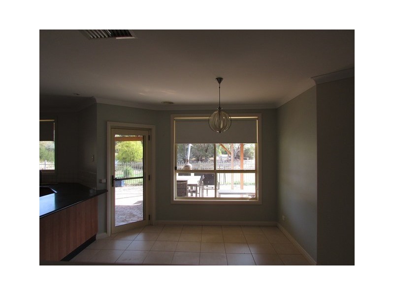 14 Kingfisher Drive West, Moama NSW 2731