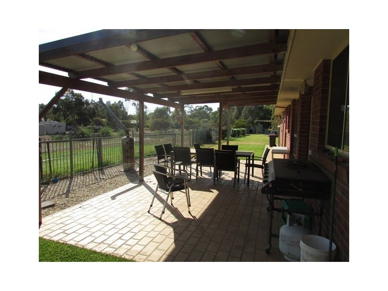 14 Kingfisher Drive West, Moama NSW 2731