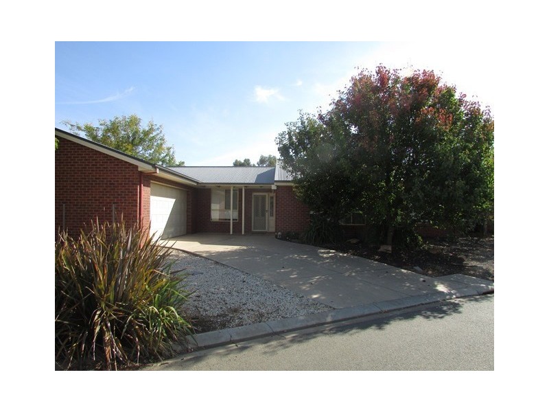 14 Kingfisher Drive West, Moama NSW 2731