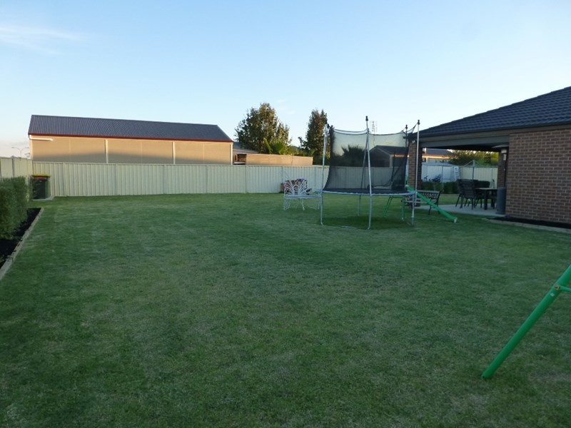 28 Riverina Parade, Echuca VIC 3564