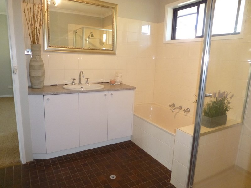 9 Pevensey Place, Moama NSW 2731