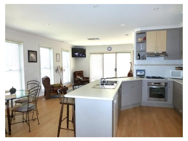 8 South Street, Echuca VIC 3564