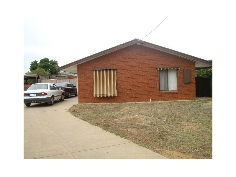 76 Crossen Street, Echuca VIC 3564