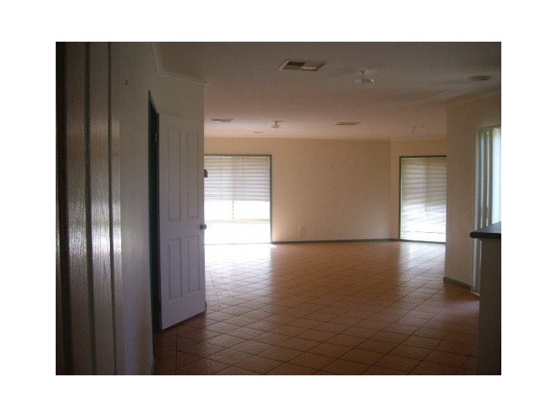 11 Sunrise Avenue, Moama NSW 2731