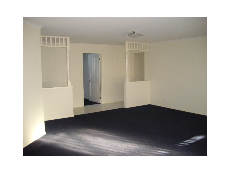 27 Woodlands Circuit, Echuca VIC 3564