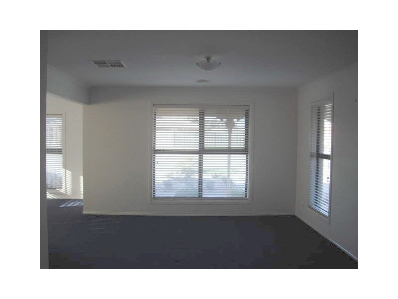 27 Woodlands Circuit, Echuca VIC 3564