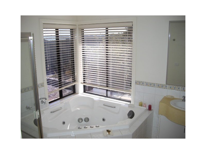 27 Woodlands Circuit, Echuca VIC 3564