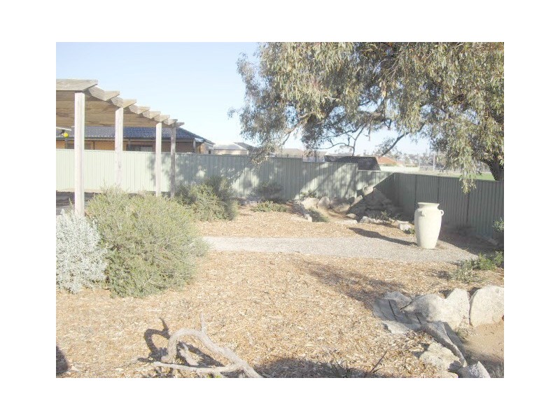 27 Woodlands Circuit, Echuca VIC 3564