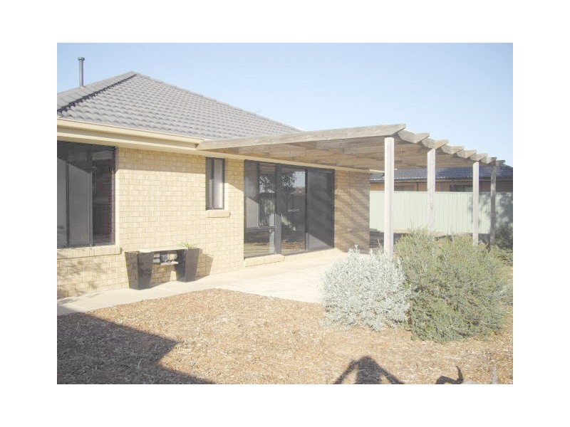 27 Woodlands Circuit, Echuca VIC 3564