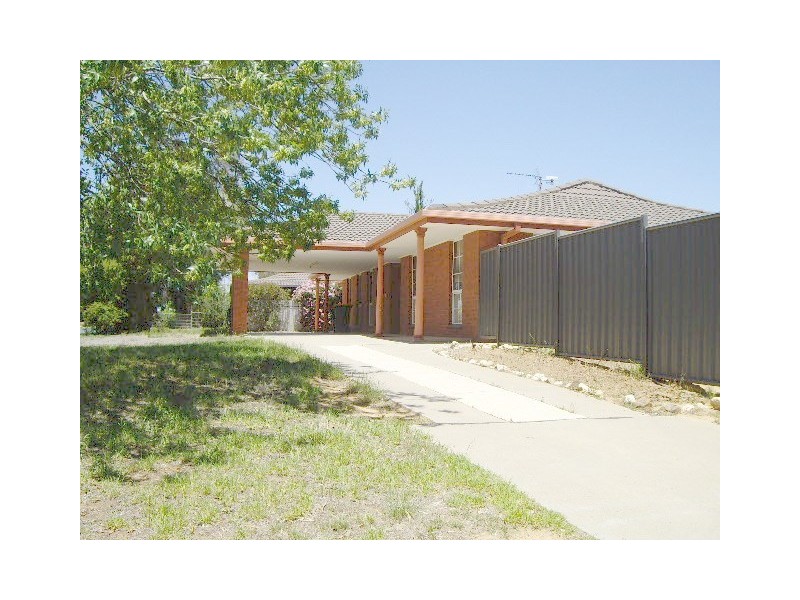 12 Lawson Drive, Moama NSW 2731