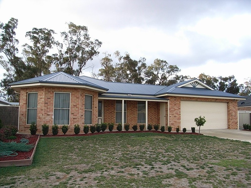 43 Glencoe Boulevard, Moama NSW 2731