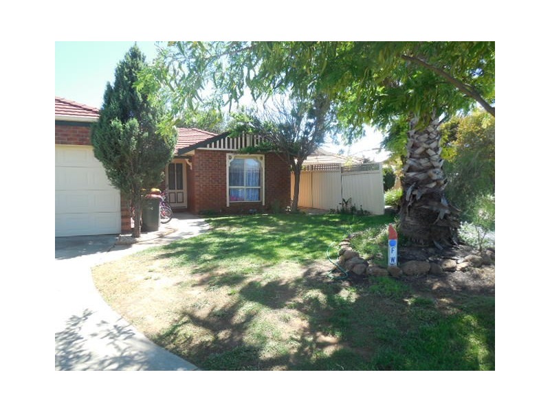 8 Kingfisher Drive East, Moama NSW 2731