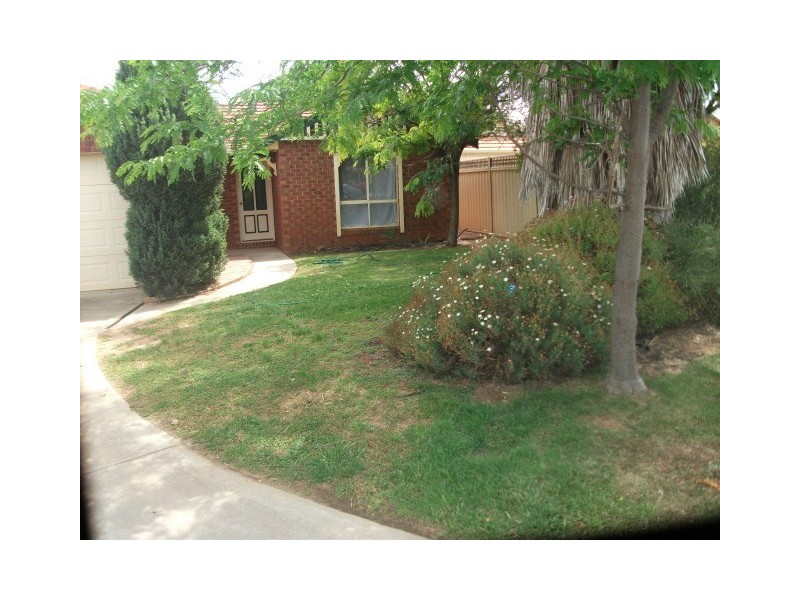 8 Kingfisher Drive East, Moama NSW 2731