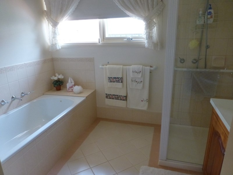 1/9 Pooley, Echuca VIC 3564