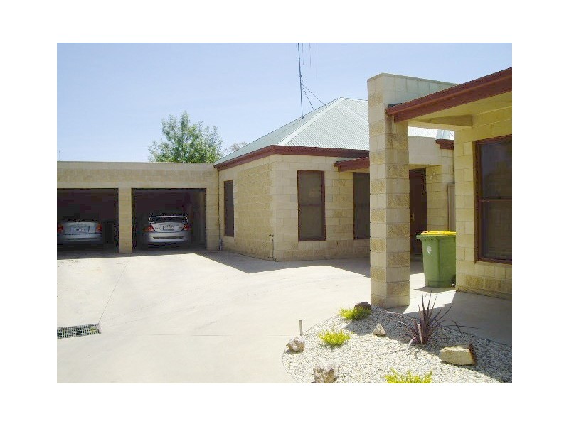 3/101 Hovell Street, Echuca VIC 3564