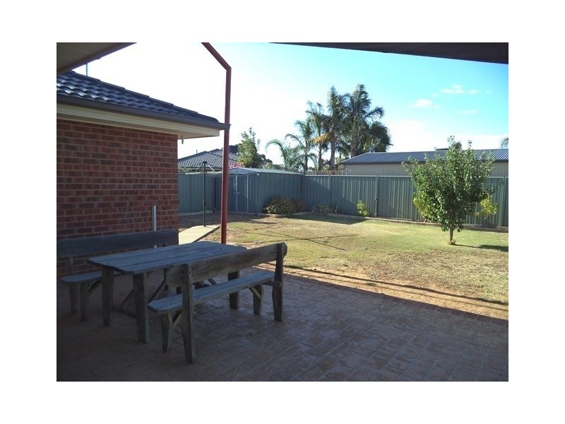 2 Woodlands Circuit, Echuca VIC 3564