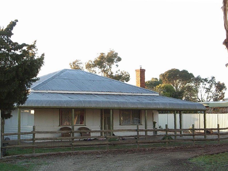 16 Barry Street, Echuca VIC 3564