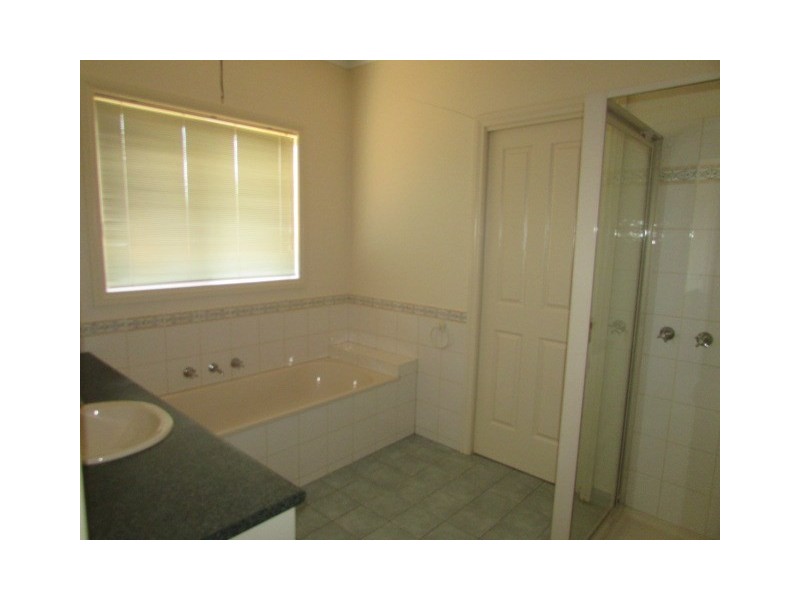 2/211 High Street, Echuca VIC 3564