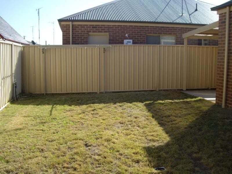 Unit 1, 2 Echuca Street, Moama NSW 2731