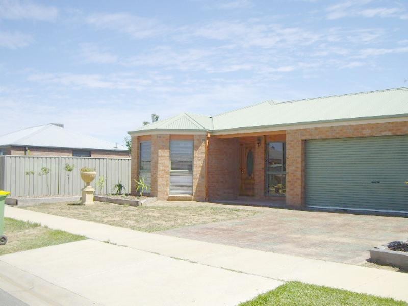 14 Pryor Street, Echuca VIC 3564