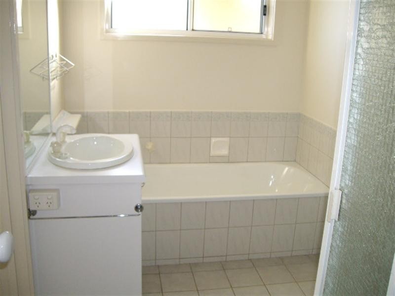 8 Alfred Avenue, Echuca VIC 3564