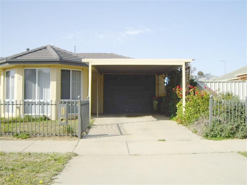 8 Alfred Avenue, Echuca VIC 3564