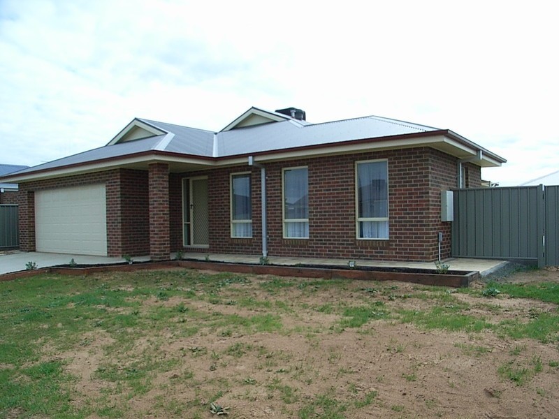 24 James Street, Echuca VIC 3564