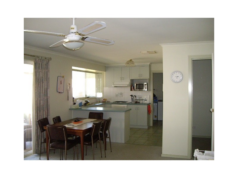 4 Genevieve Avenue, Echuca VIC 3564