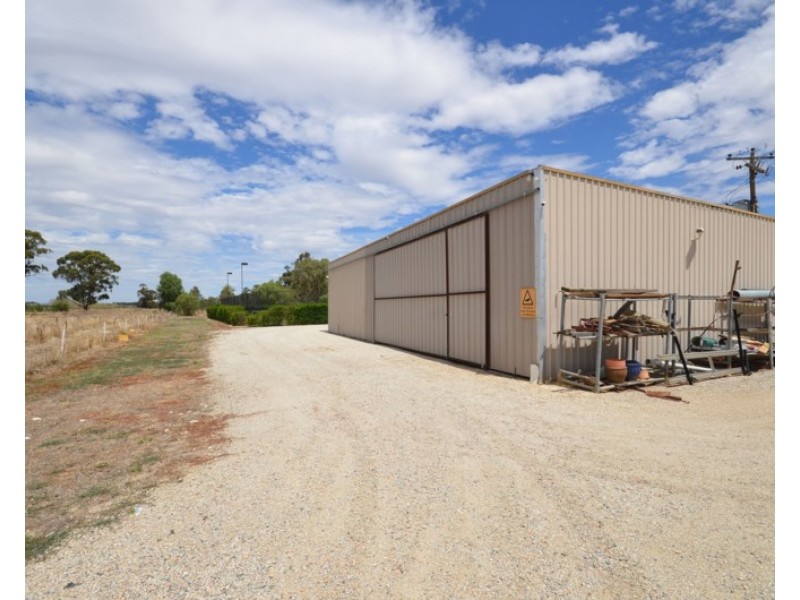 1095 Perricoota Road, Moama NSW 2731