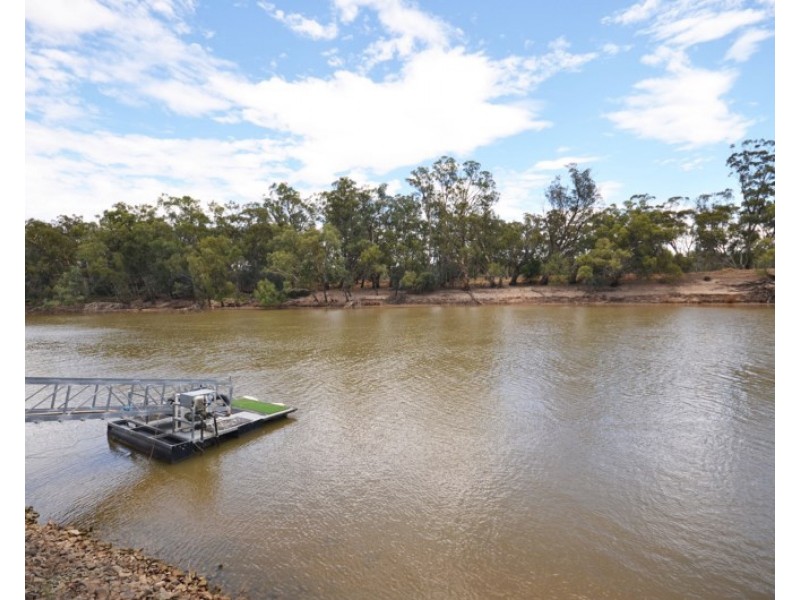 1095 Perricoota Road, Moama NSW 2731