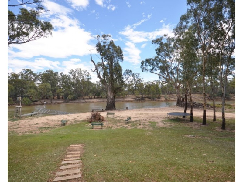 1095 Perricoota Road, Moama NSW 2731